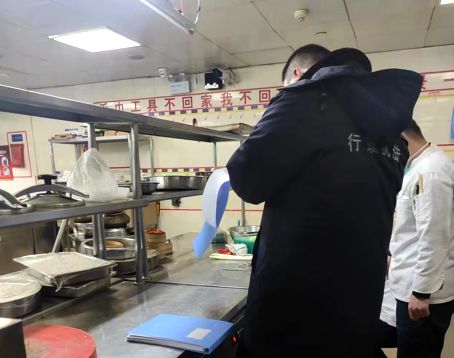 安全不放松 平安迎佳节——赛罕区市场监督管理局开展节前餐饮服务单位专项检查