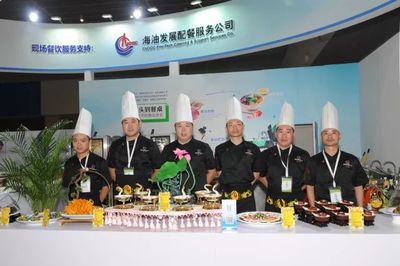 企地“CP”携手亮相梅江会展中心——黑龙江优质农产品集散中心在海油配餐智选生活体验馆挂牌